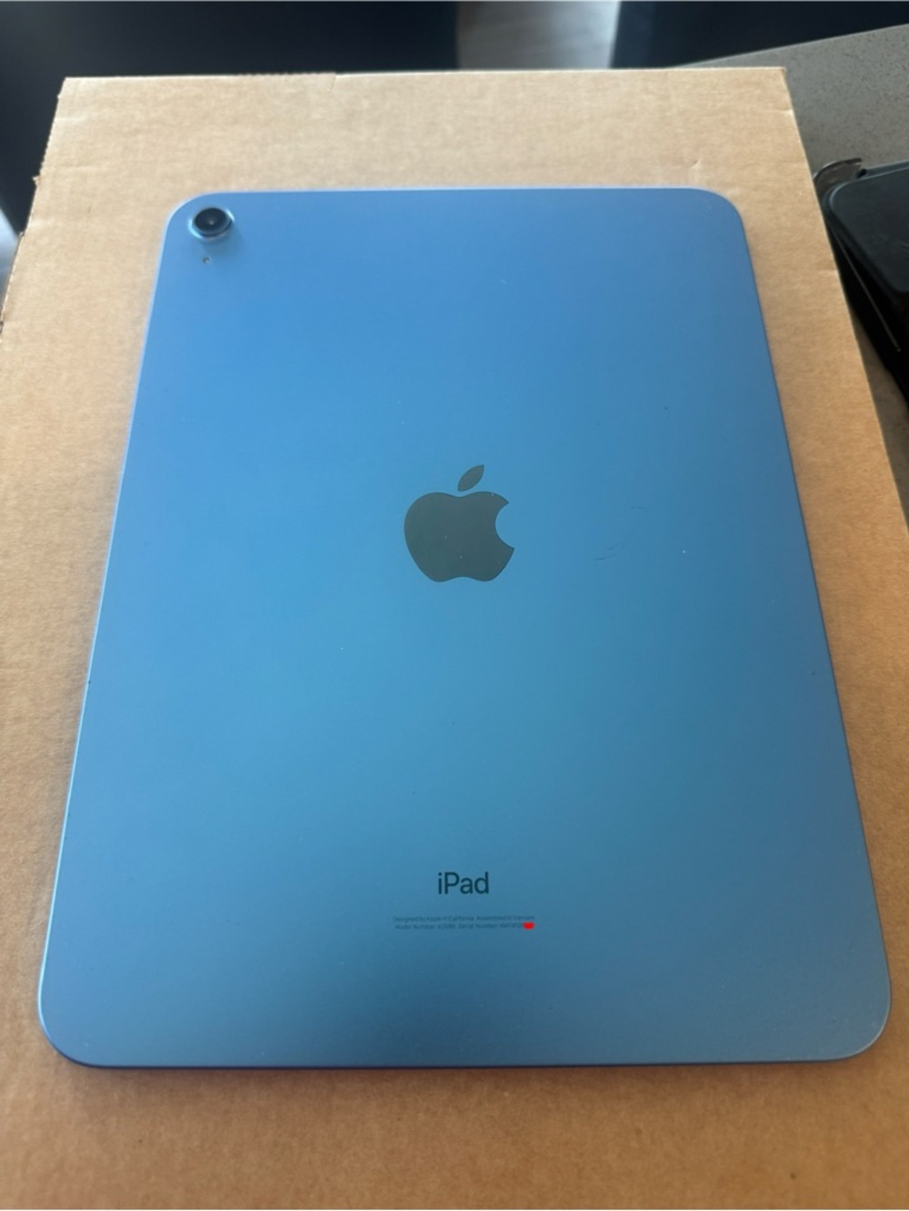 Apple iPad 10.9 inch, 10th gen, 256GB WiFi, blue. Case and charger included!!! - Picture 2 of 14